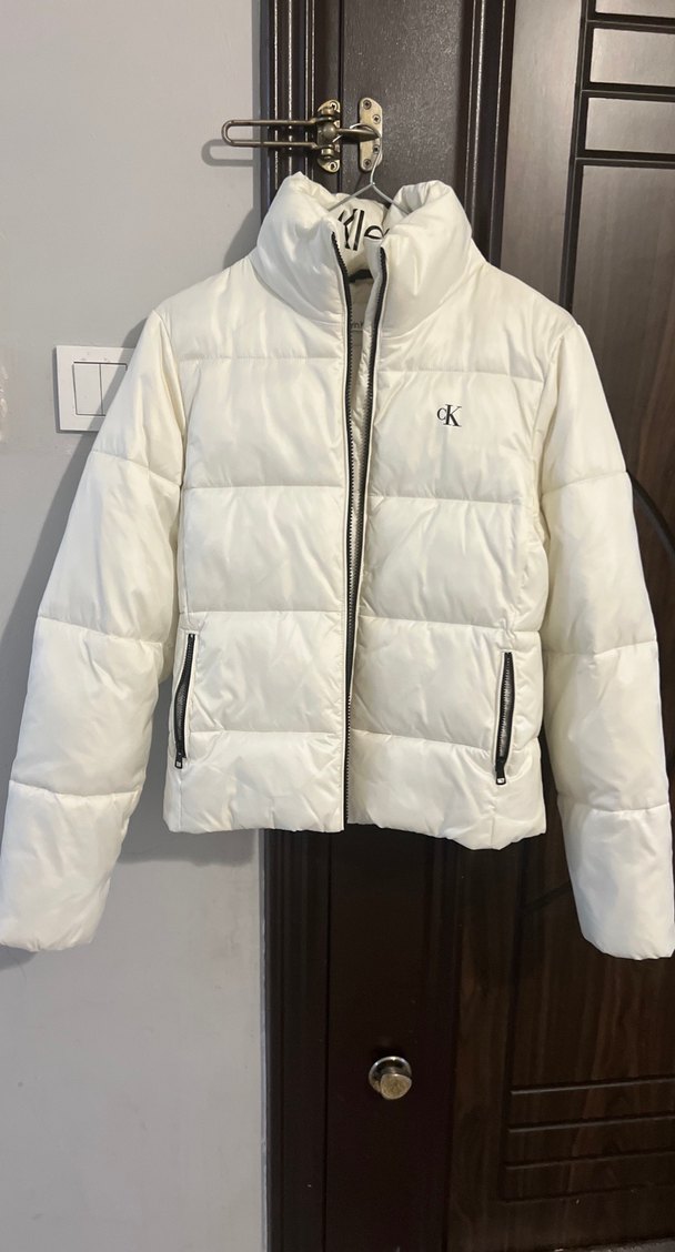 Beyaz Fermuarlı Kadın Mont  1 defa giyildi - Görsel 3