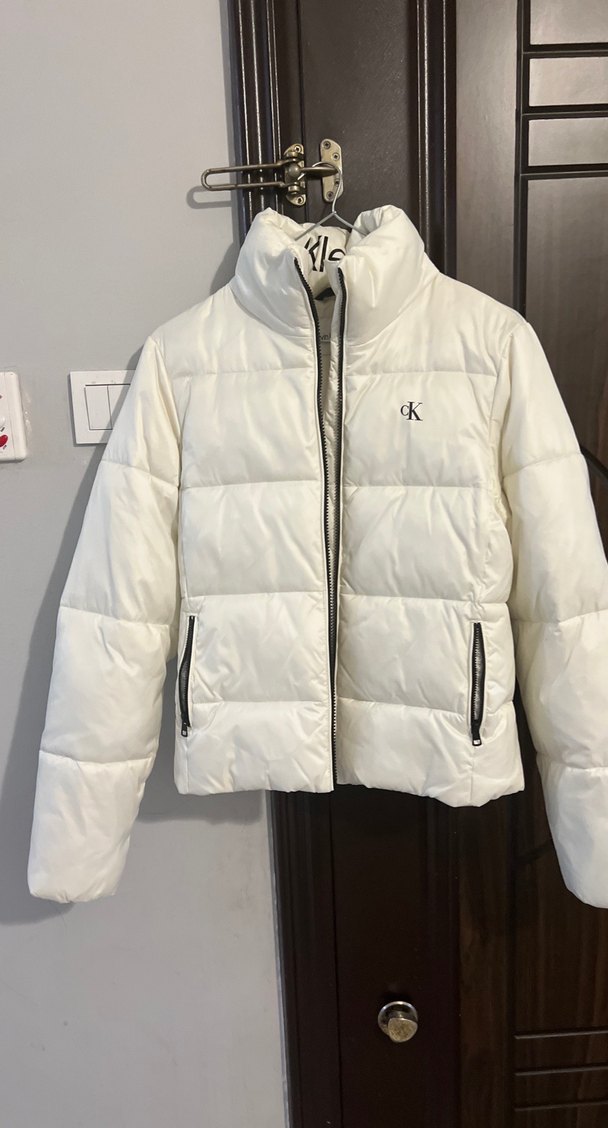 Beyaz Fermuarlı Kadın Mont  1 defa giyildi - Görsel 2