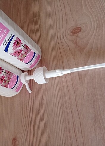 Farmasi Şampuan ve duş jeli kutuları için pompa başlık