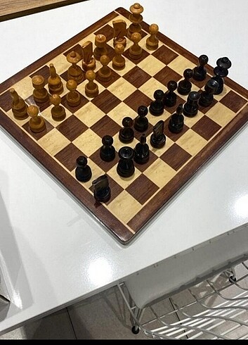 Ahşap satranç 