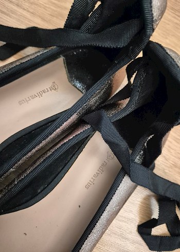 stradivarius bilekten bağlamalı babet - Görsel 2