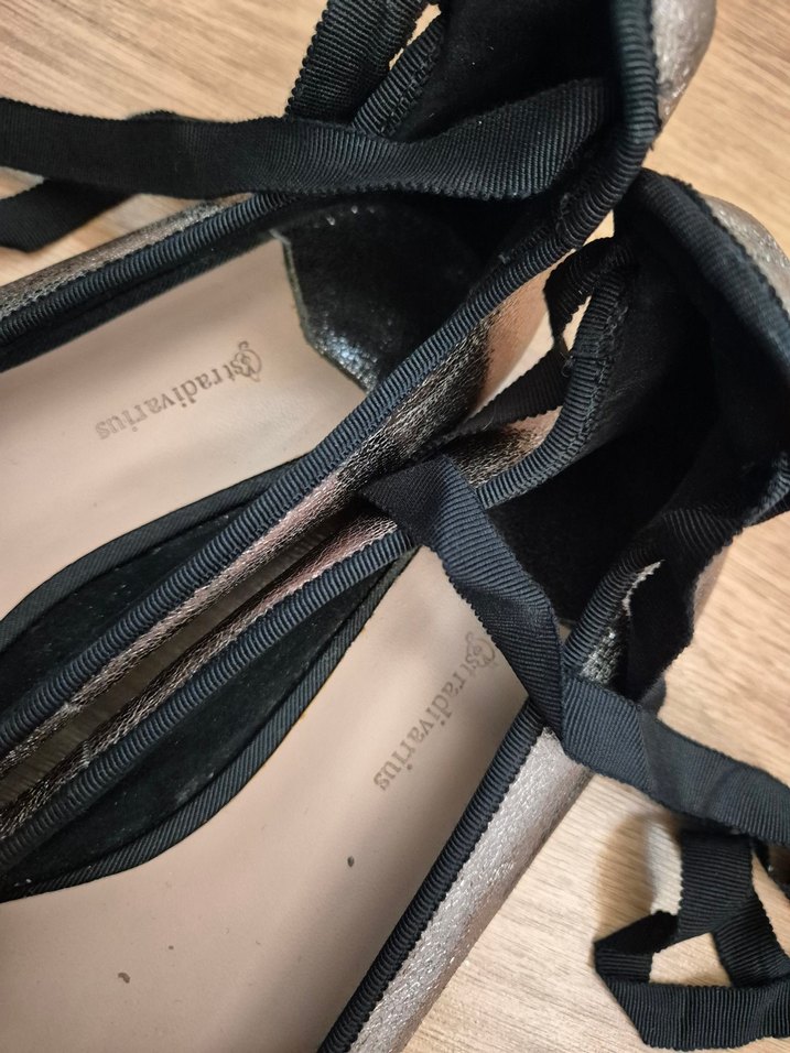 stradivarius bilekten bağlamalı babet - Görsel 2