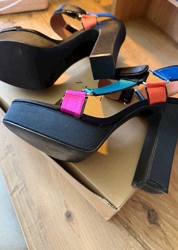 Zara orjinal Renkli Platform Topuklu Kadın Ayakkabı - Görsel 3