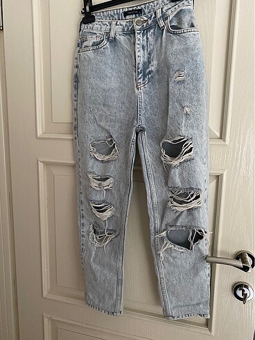 TRENDYOLMİLLA YIRTIK JEAN