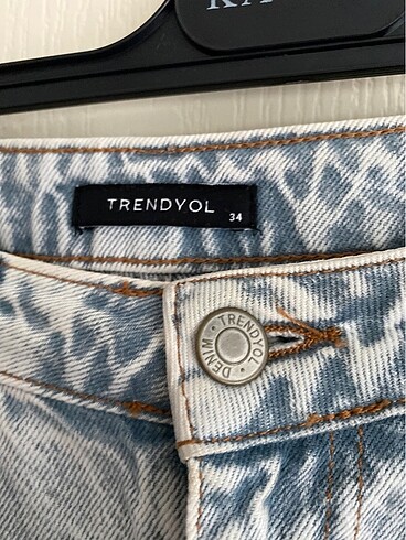 34 Beden mavi Renk TRENDYOLMİLLA YIRTIK JEAN