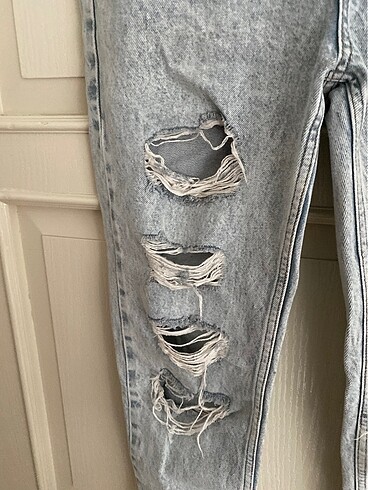 34 Beden TRENDYOLMİLLA YIRTIK JEAN