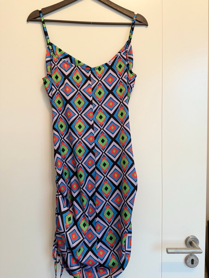 Renkli Drapeli Askılı Kısa Elbise - Görsel 2