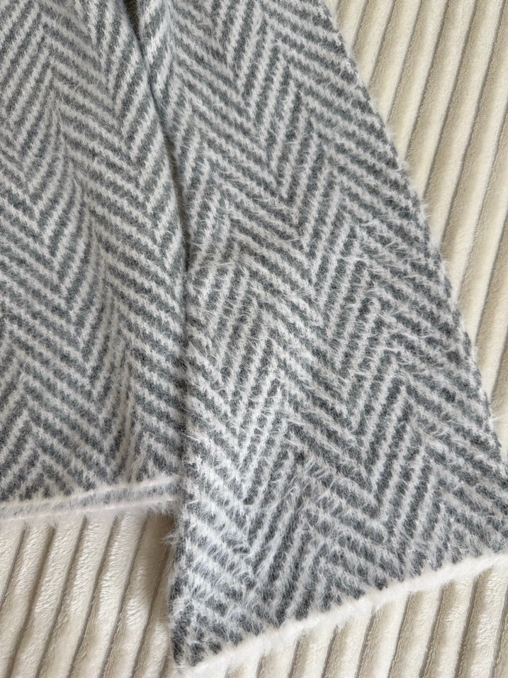 Gri Yüksek Yakalı Örgü Kadın Kazak - Görsel 2