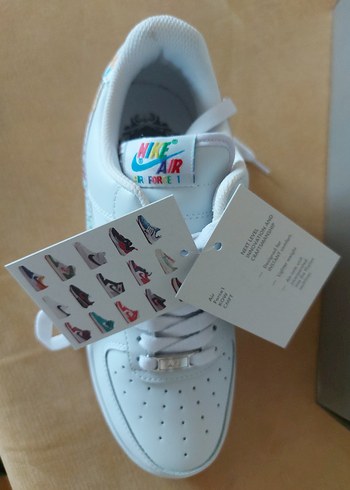 NIKE Renkli Baskılı Beyaz Kadın Spor Ayakkabı - Görsel 5