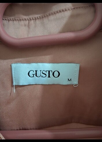 m Beden Gusto saten gomlek