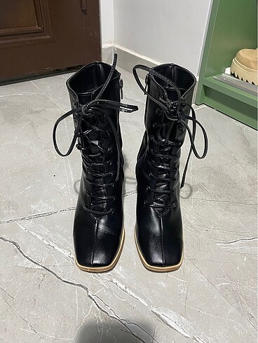 My poppi shoes bot