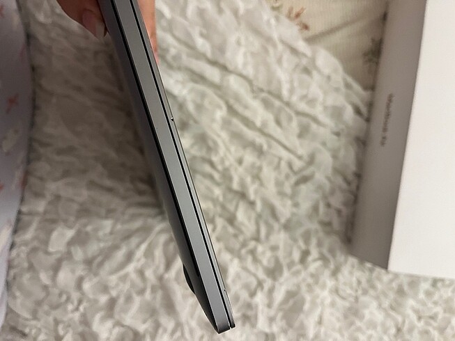  Beden Macbook Pro 13? 2020 i5 16 GB 512 GB SSD