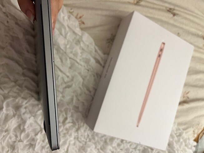  Beden Renk Macbook Pro 13? 2020 i5 16 GB 512 GB SSD