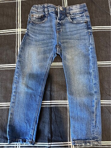 Zara erkek çocuk jean 3 4 yaş