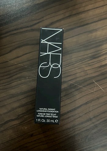 NARS Bej Sıvı Fondöten - Görsel 4