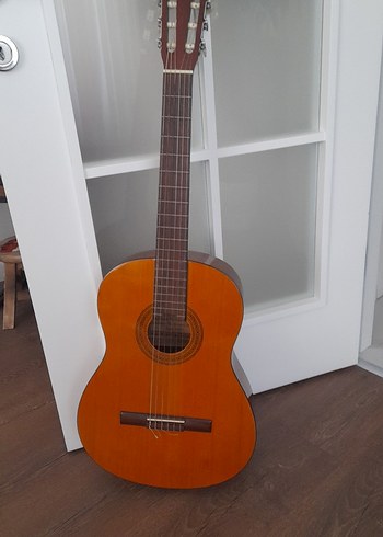 Klasik Kahverengi Gitar