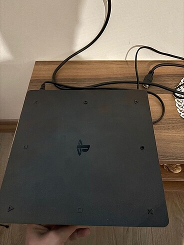 Plastation 4slim kasa