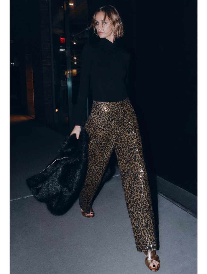 Zara hayvan desenli pullu straight pantolon - Görsel 5