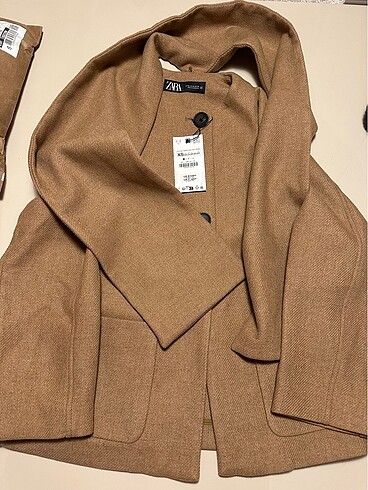 Zara atkılı yün kaban