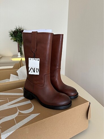 Zara geniş konçlu deri bilekte bot