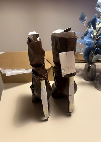 Zara viral %100 deri püsküllü bot - Görsel 3