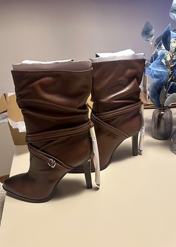 Zara viral %100 deri püsküllü bot - Görsel 4