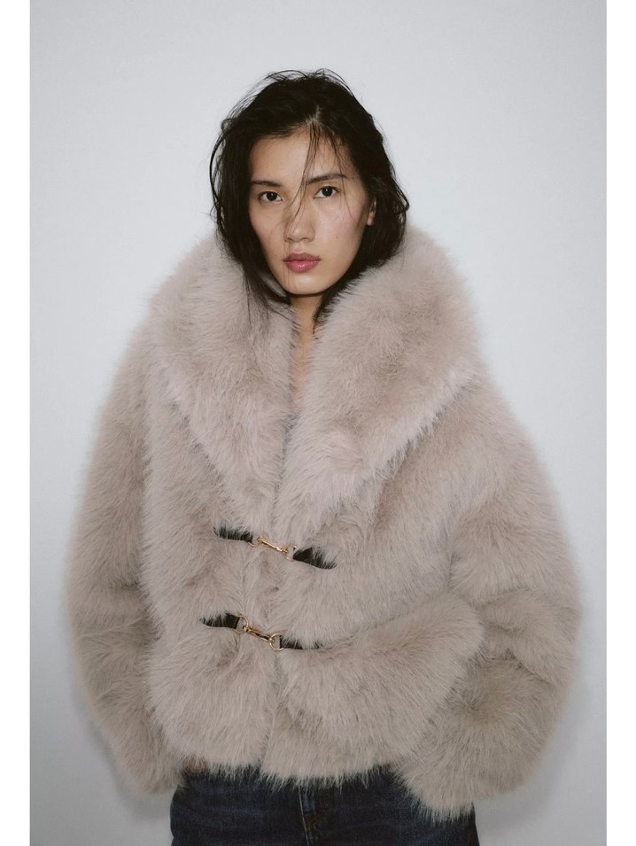 Zara tüylü süslü düğmeli kısa kaban - Görsel 5