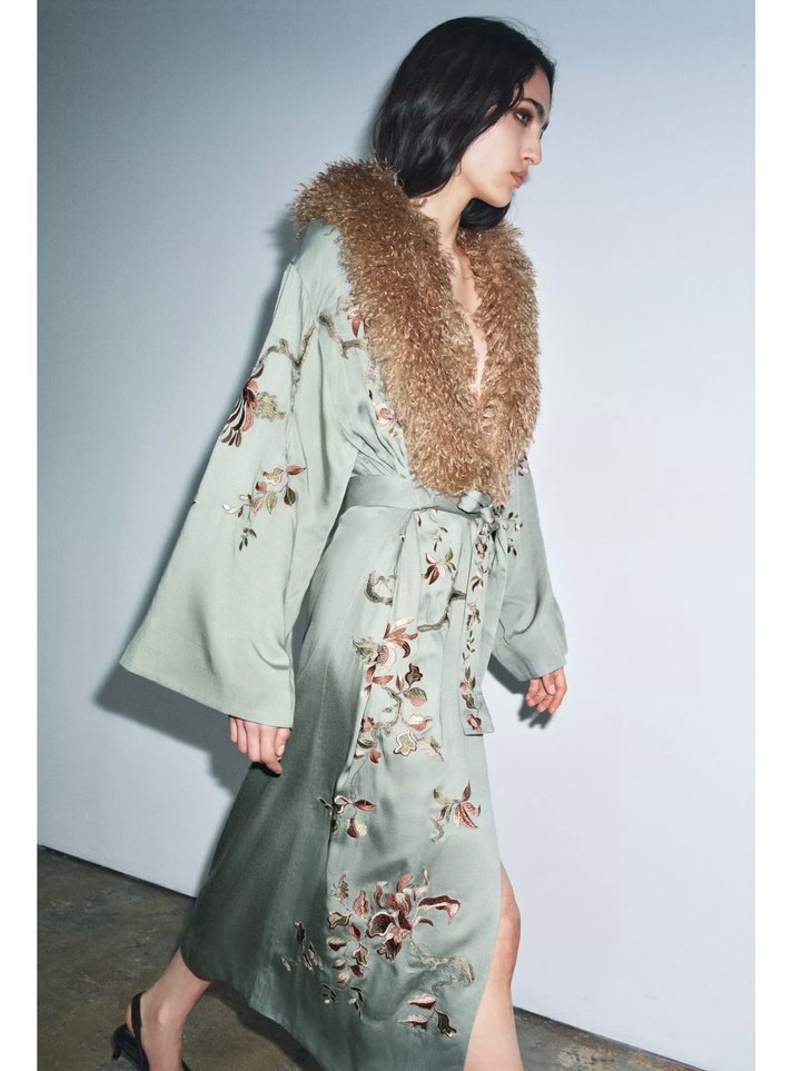 Zw collection nakışlı suni kur k yakalı kimono - Görsel 2