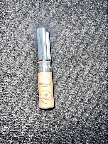 L'Oreal Paris True Match Aydinlatan Serum Kapatici 1 N