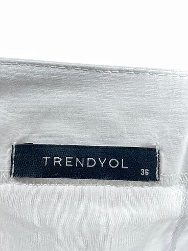 36 Beden beyaz Renk Trendyol & Milla Bluz %70 İndirimli.
