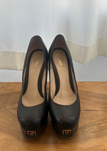 Fendi Siyah Platform Topuklu Ayakkabi