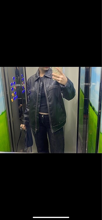 xs Beden siyah Renk BERSHKA SİYAH DERİ CEKET