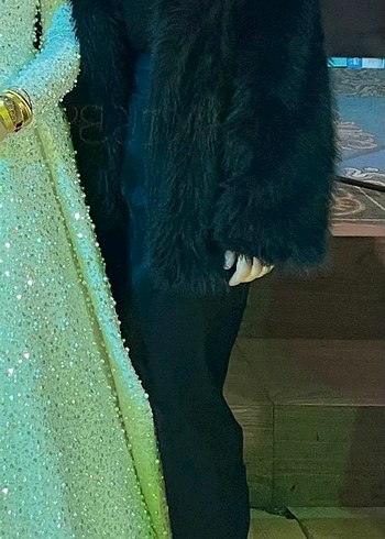 Kürk Detaylı Siyah Midi Kapüşonlu Mont - Görsel 2