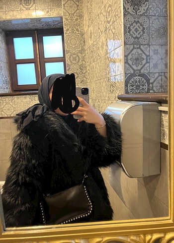 Kürk Detaylı Siyah Midi Kapüşonlu Mont - Görsel 5