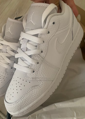 Nike Beyaz Minimalist Kadın Orjinal Spor Ayakkabı 36,5 37,5 mevcuttur