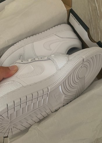 Beyaz Minimalist Kadın Orjinal Spor Ayakkabı
36,5 37,5 mevcuttur - Görsel 5