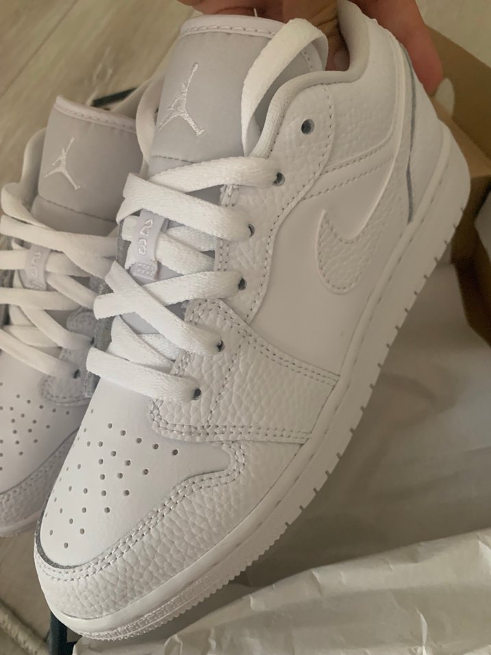 Beyaz Minimalist Kadın Orjinal Spor Ayakkabı
36,5 37,5 mevcuttur - Görsel 2