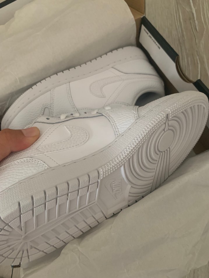 Beyaz Minimalist Kadın Orjinal Spor Ayakkabı
36,5 37,5 mevcuttur - Görsel 5