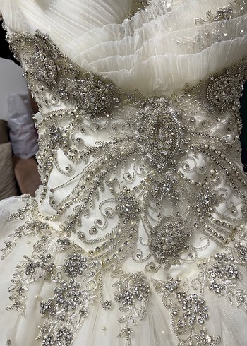 Straplez Parlak Beyaz Prenses Gelinlik - Görsel 3