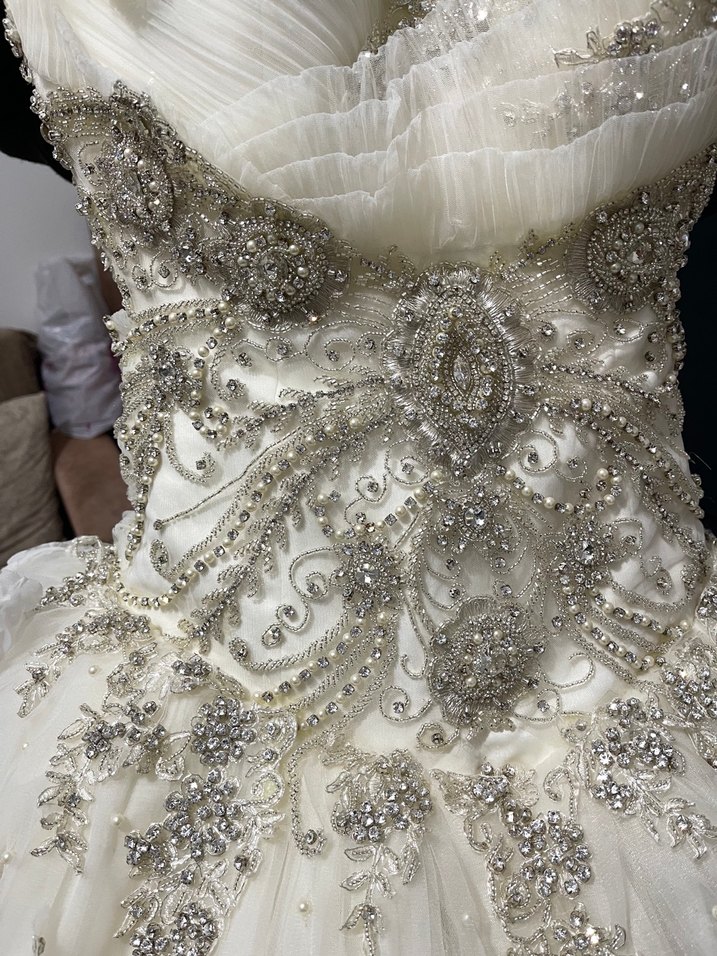 Straplez Parlak Beyaz Prenses Gelinlik - Görsel 3