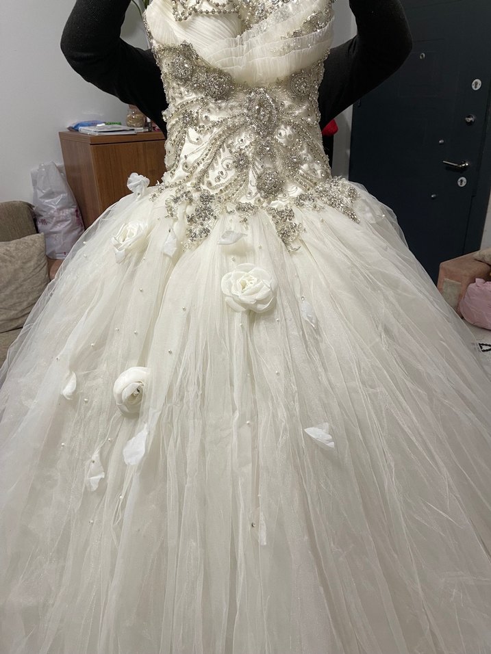 Straplez Parlak Beyaz Prenses Gelinlik - Görsel 5