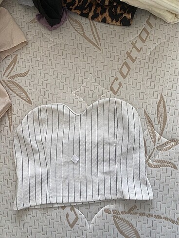 Straplez Crop