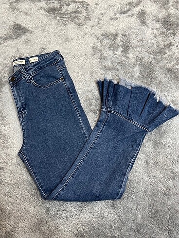 PAÇA DETAYLI JEAN