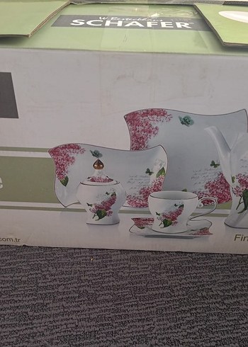 Beyaz Çiçek Desenli Porselen Çay Seti