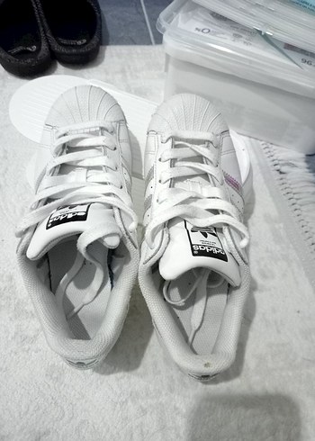 Beyaz Adidas Bağcıklı Spor Ayakkabı