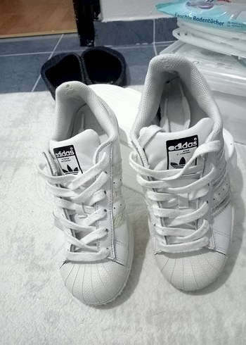 35,5 Beden Beyaz Adidas Bağcıklı Spor Ayakkabı