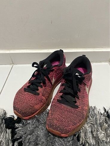 Pembe siyah 39 numara Nike