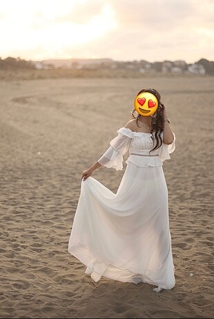 Dış çekim beyaz elbise
