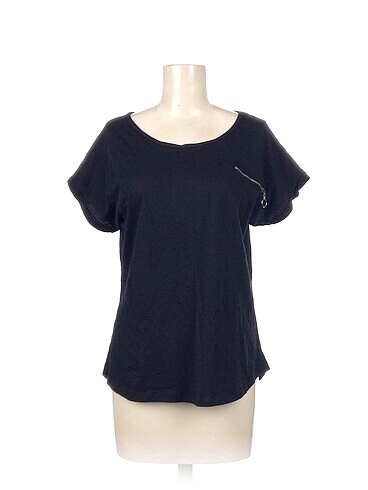 Diğer T-shirt %70 İndirimli.