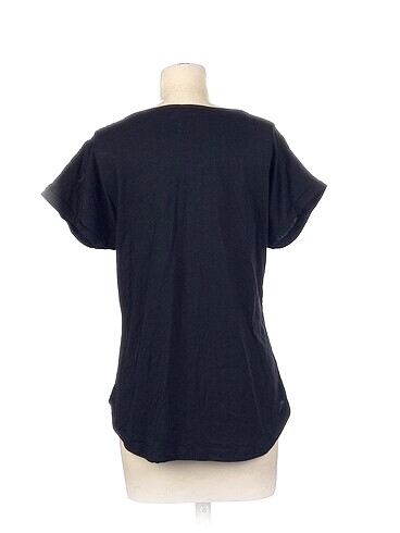 xl Beden Diğer T-shirt %70 İndirimli.